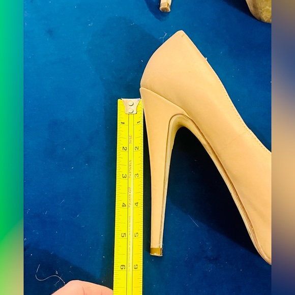 ALDO Nude Platform Close Toed Platform High Heel - Picture 2 of 4